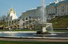 Петергоф в мини-группе: дворцы и парки русской Версалии (с билетами)