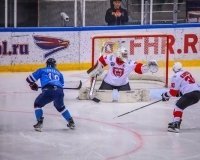Хоккейные команды «Сокол» и «Молот» сыграют серию плей-офф в Красноярске
