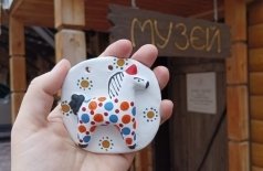 Роспись дымковского рельефа «Лошадка»