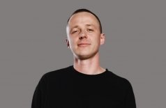 Толя Николаенков