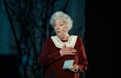 Фаина. Птица, парящая в клетке