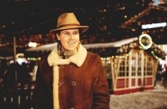 Alex Abra. Let it Snow