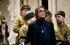Живые и мёртвые. Солдатами не рождаются