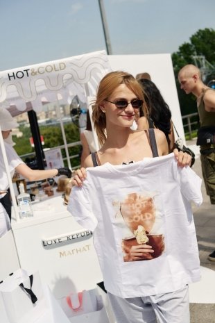 В Москве прошел запуск летней коллаборации HOT&COLD от LOVE REPUBLIC и Магнат