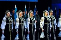 Оренбургский русский народный хор. Нам есть чем гордиться и есть что беречь...
