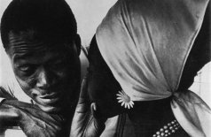 Чернокожая из...