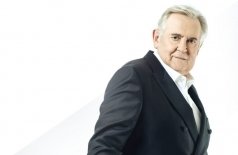 Юрий Стоянов