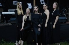 Девы Евы. История X