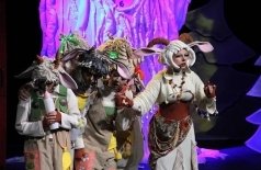 Волк и семеро козлят в гостях у Деда Мороза