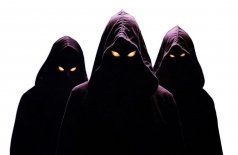 Campus x Halloween. 3 Secret Guests