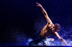 Шоу под дождём V. Признание в любви