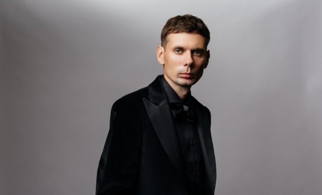 Максим Апрель