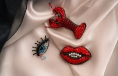 Броши с характером: сюрреализм на булавке