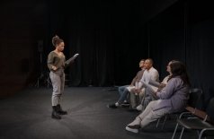 Шла Саша по шоссе