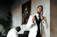 Andrew McFadden. Christmas in New York