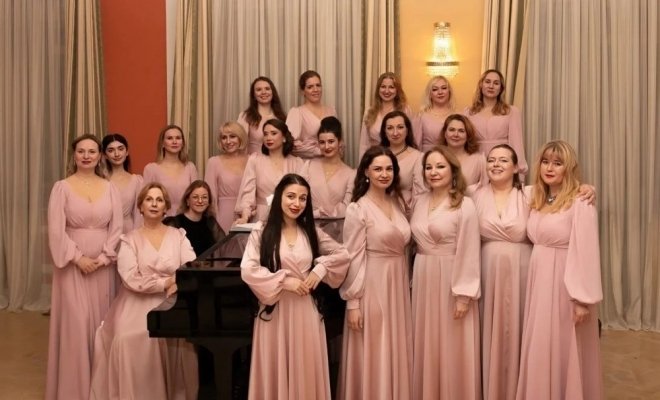 Поют солисты хора Минина