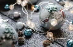 Три снежинки