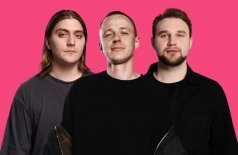 Комики решают юмором