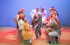 Всюду жизнь