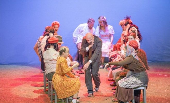 Всюду жизнь