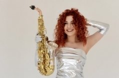 Магия саксофона при свечах на выставке «Фрида Кало»