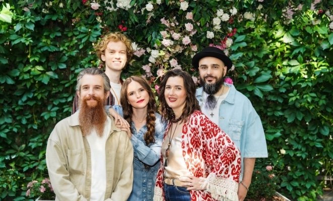 Евгения Рыбакова и Обними Кита