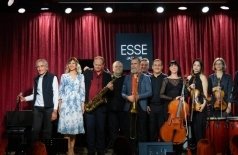 Ансамбль Петра Назаретова и Татиана Кудэлько (вокал)