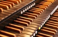 Орган, голос и скрипка