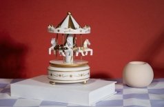 Мастер-класс по росписи шкатулки и декоративного украшения с лошадкой