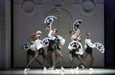 Битлз. Любовь, Чёрно-белое кино