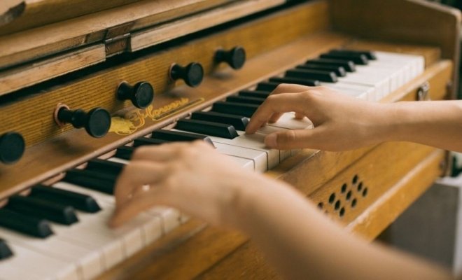 Орган при свечах. Времена года и минимализм Эйнауди