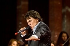 Александр Серов