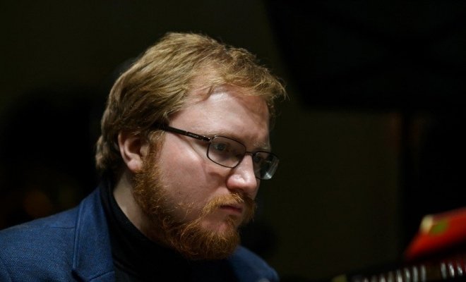 Ансамбль im Spiegel