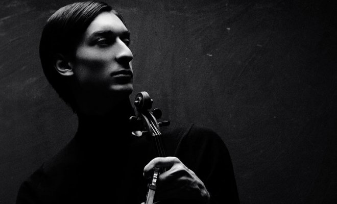 Ансамбль im Spiegel