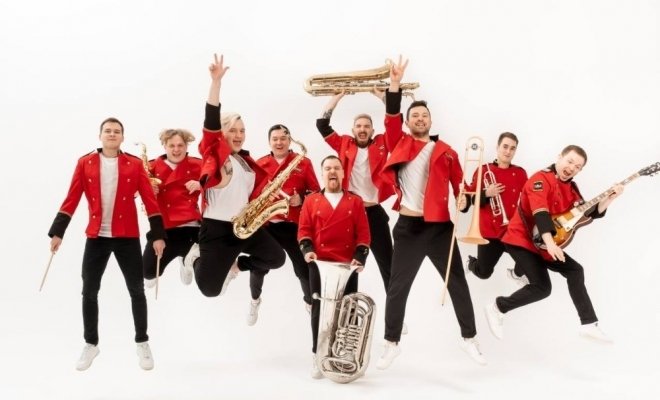 Танцевально-музыкальное шоу с Just Brass