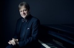 Играет и рассказывает Пётр Лаул