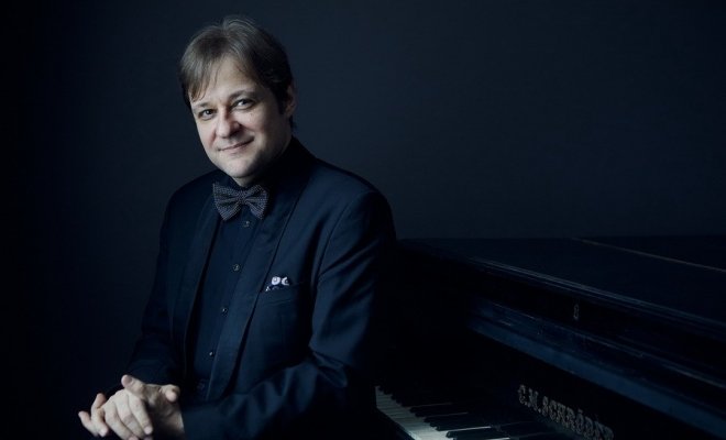 Играет и рассказывает Пётр Лаул