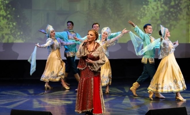 Людмила Николаева и ансамбль «Русская душа»