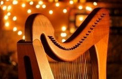 Арфа. Скрипка. Голос