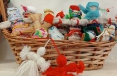 Весну закликать, зиму провожать