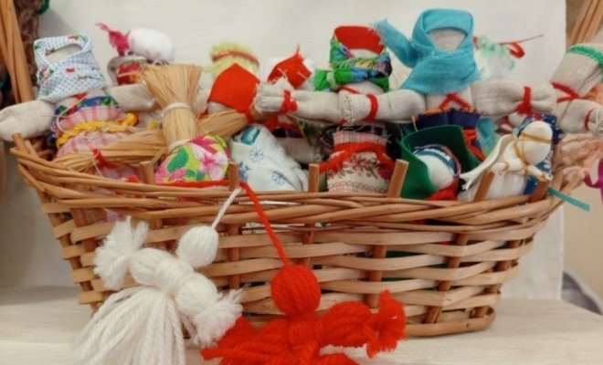 Весну закликать, зиму провожать