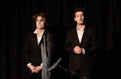 Он не придёт. Кажется