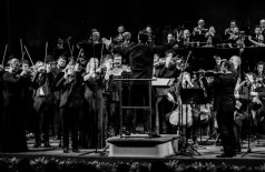 Симфонический оркестр и хор musicAeterna, Теодор Курентзис