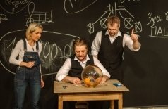 …до лампочки!