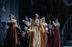 Собака на сене