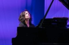 Варвара Мягкова играет концерты Баха