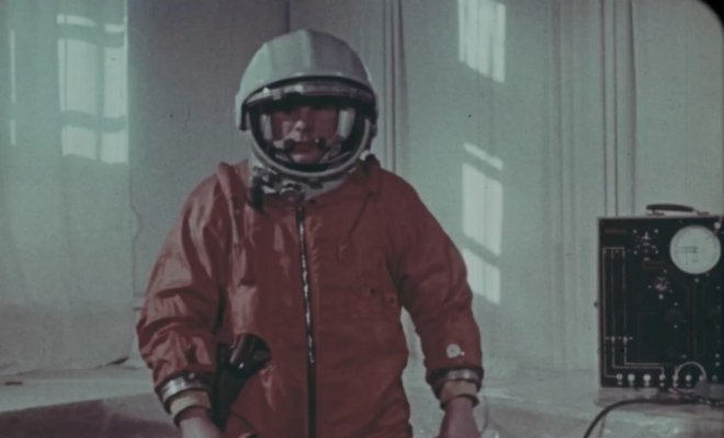 Гагарин. Обнимая мир