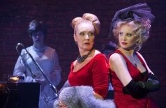 Восемь женщин