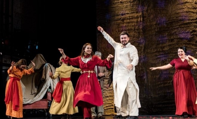 Җил артыннан / Бегущий за ветром