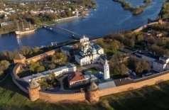 Кремль улыбается